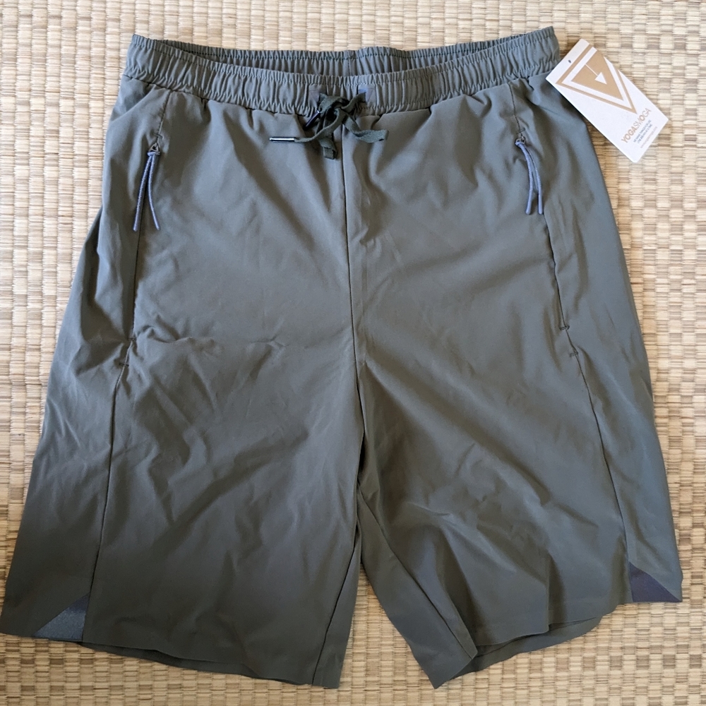 NWOT Yogasmoga California Shorts Olivine Green Men's Size Small Made in USA